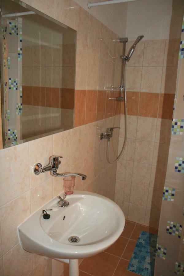 Penzion Atlas Sturovo Luaran gambar