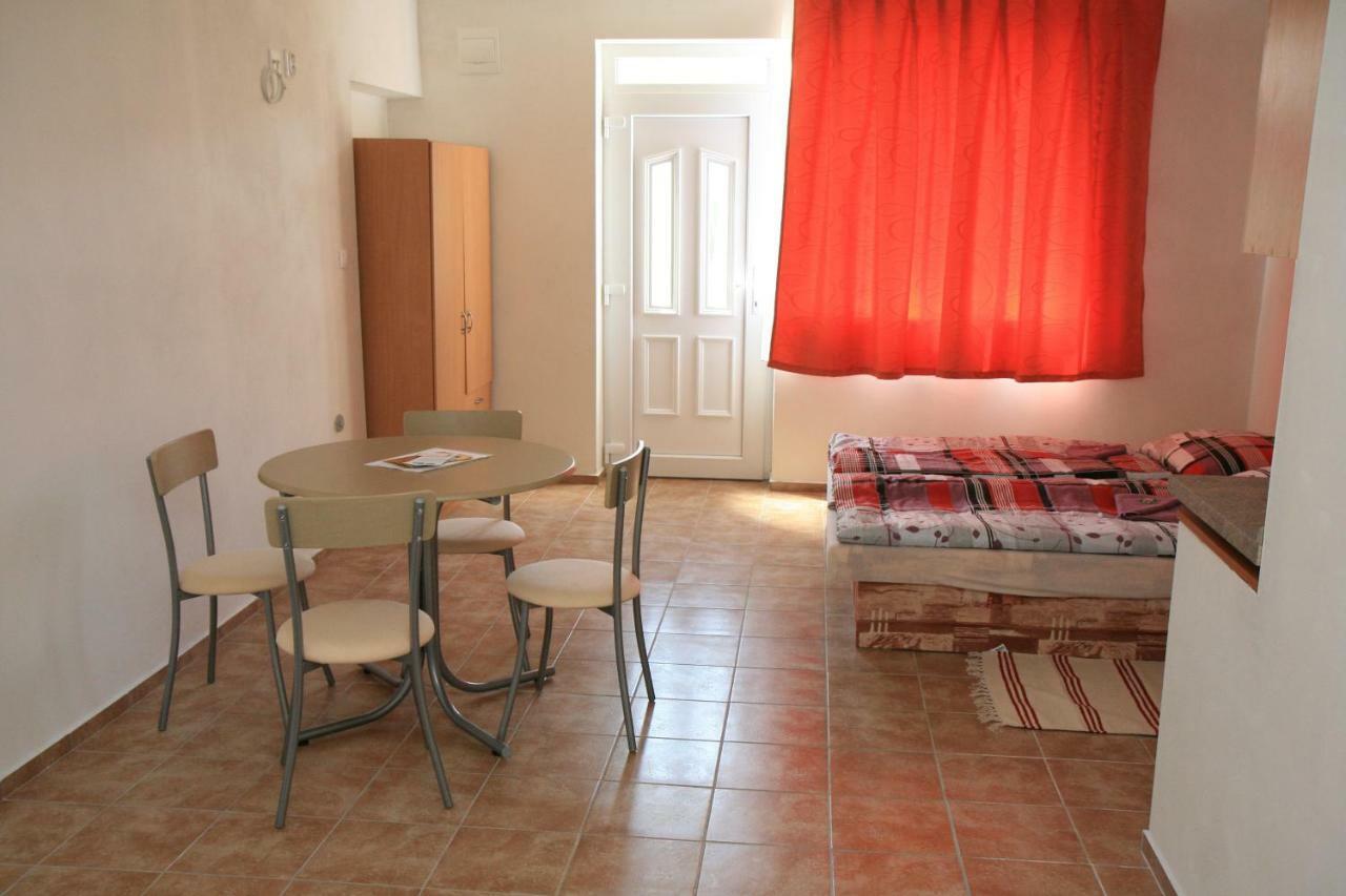 Penzion Atlas Sturovo Luaran gambar